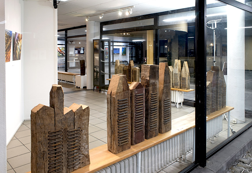 HD Heckes, Aussenaufnahme des Kunstkarrees, Kunstvereins Bad Godesberg e.V., Burgstraße 85, 53177 Bonn-Bad Godesberg, während der Ausstellung Linsenpinsel und Schweissbrenner mit Arbeiten von Thomas Riedel und HD Heckes vom 7.2 bis 7.3.2021