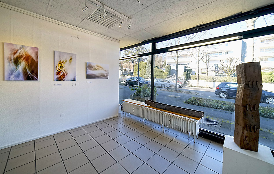 HD Heckes, Innenaufnahme des Kunstkarrees, Kunstvereins Bad Godesberg e.V., Burgstraße 85, 53177 Bonn-Bad Godesberg, während der Ausstellung Linsenpinsel und Schweissbrenner mit Arbeiten von Thomas Riedel und HD Heckes vom 7.2 bis 7.3.2021