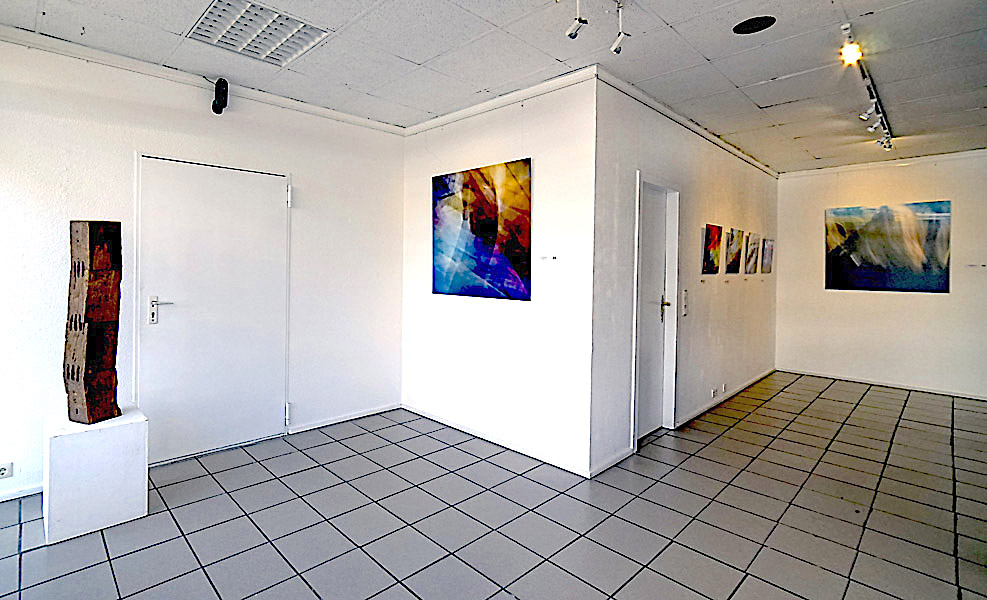 HD Heckes, Innenaufnahme des Kunstkarrees, Kunstvereins Bad Godesberg e.V., Burgstraße 85, 53177 Bonn-Bad Godesberg, während der Ausstellung Linsenpinsel und Schweissbrenner mit Arbeiten von Thomas Riedel und HD Heckes vom 7.2 bis 7.3.2021